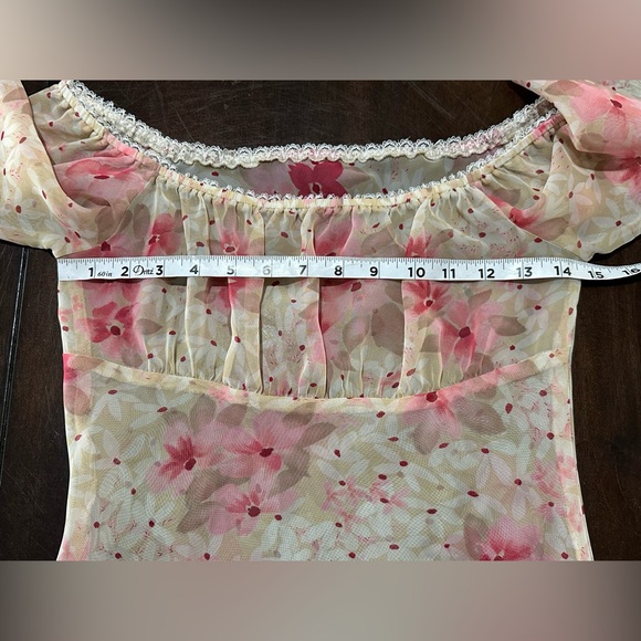 Floral sheer lace trimmed Off-Shoulder Women Top no tags please see pics - Picture 4 of 8